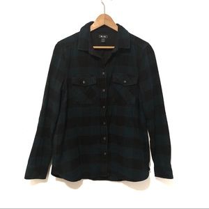 Roots flannel size M